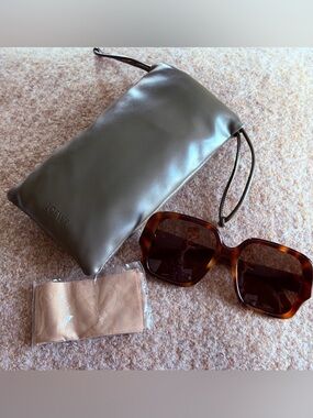 Loewe Tortoiseshell Oversized Square Sunglasses with Olive Pouch